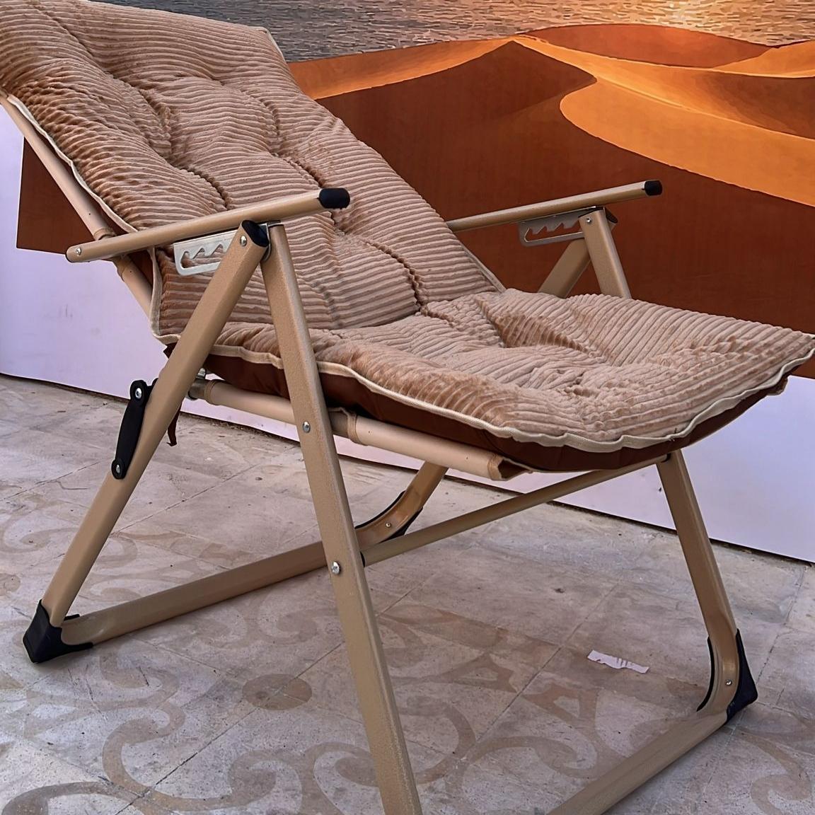 Chair rahh with Table qdm