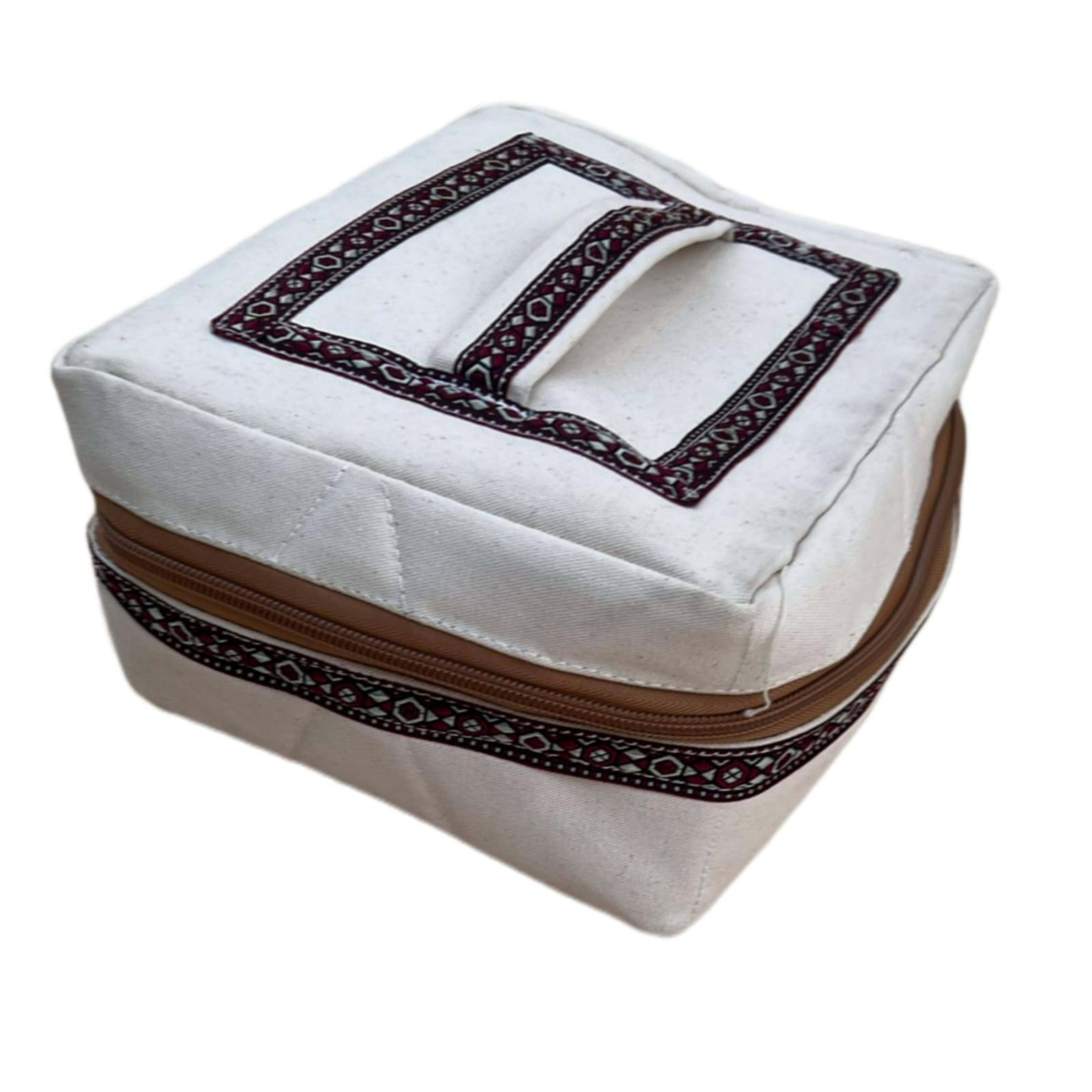 شنة شاى مزخرف بيضاء S