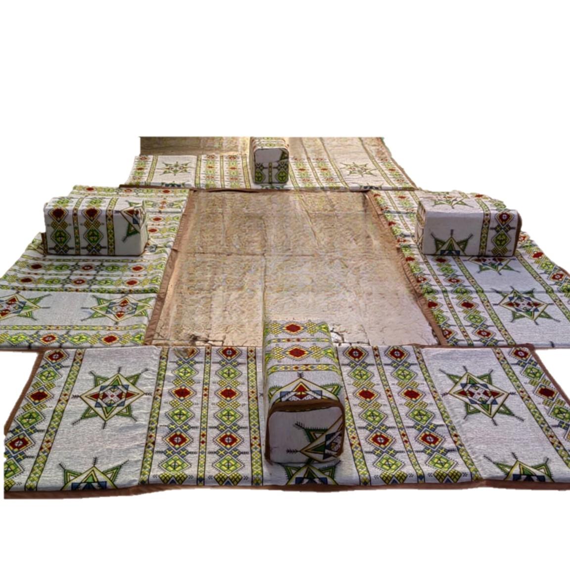 مده مع 4 تكايات 8 اشخاص ابيض نجمه دياله