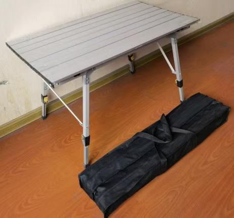 طاولة المونيوم  سيلفر